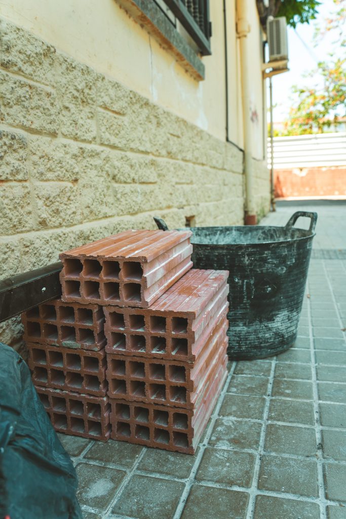 Material de obra preparado para una reforma integral